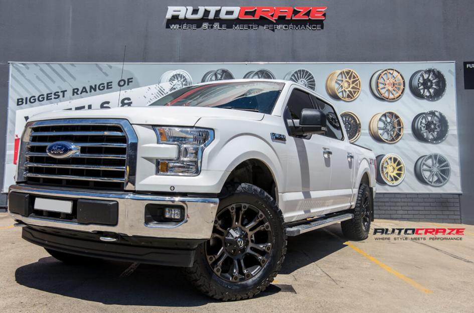 FORD-F150--2004-ONWARDS--VAPOR-BLACK-MACHINED-WITH-DARK-TINT